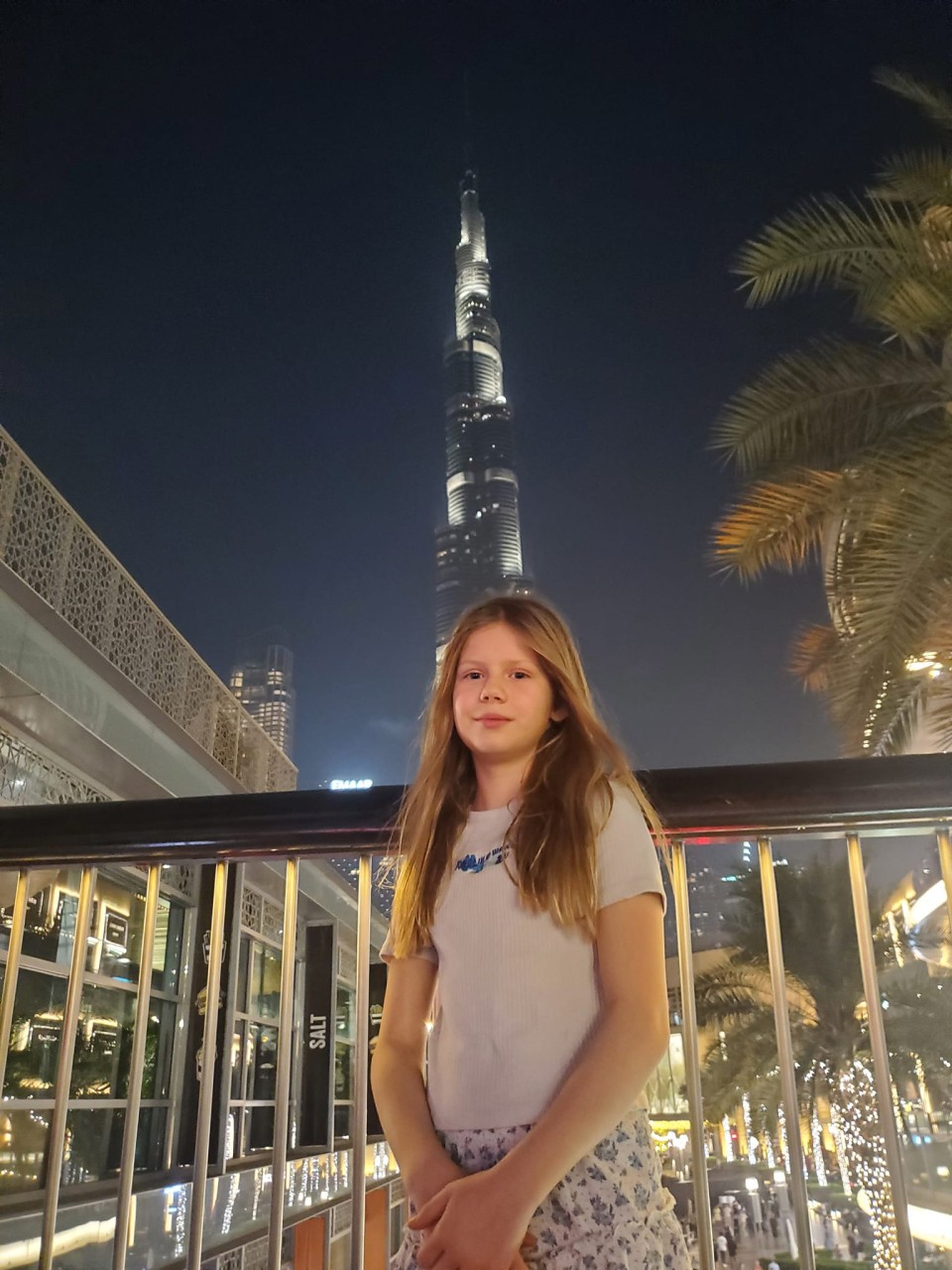 Manou met Burj Khalifa